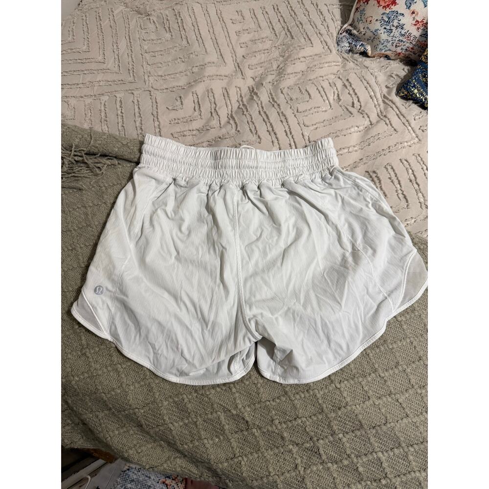 White lululemon hotty hots
